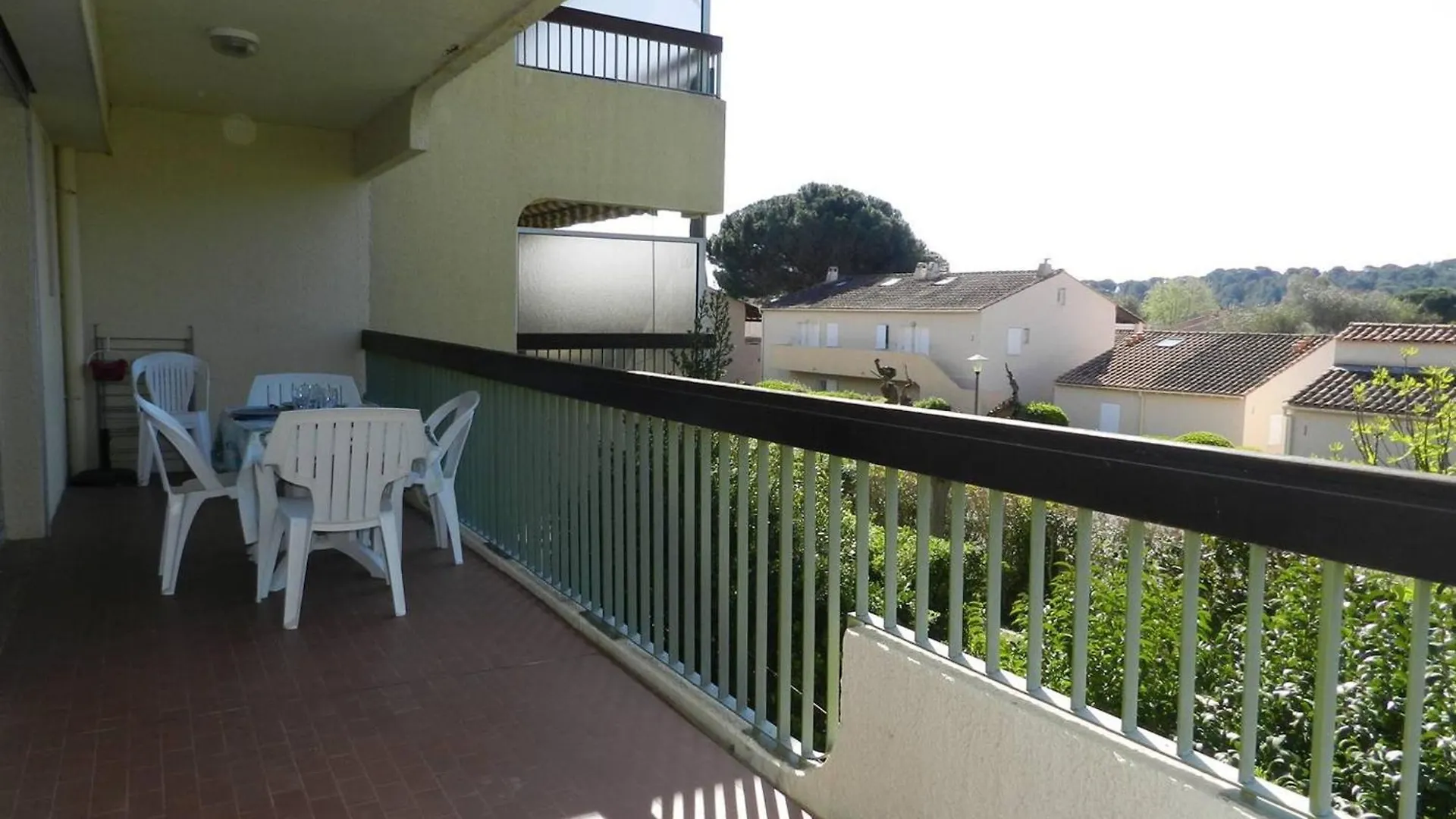 Charmant T2 Avec Terrasse Et Parking Au Calme, Le Lavandou - Fr-1-251-766 0*,  فرنسا